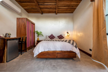 Jacaranda - Frontal view of bedroom, good light